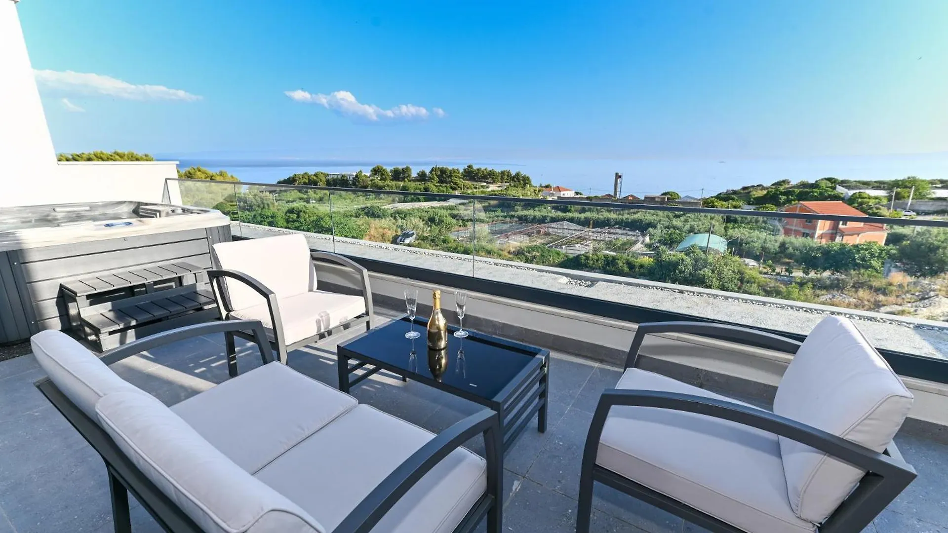 Luxury Apartment Skyline سبليت