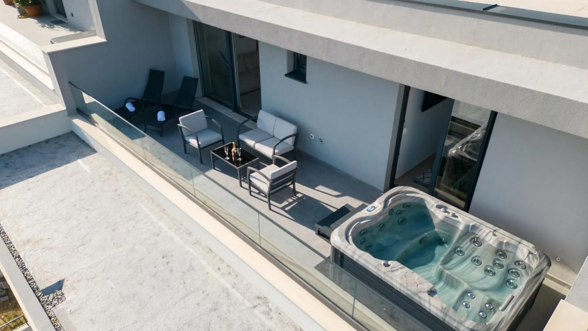 Luxury Apartment Skyline سبليت