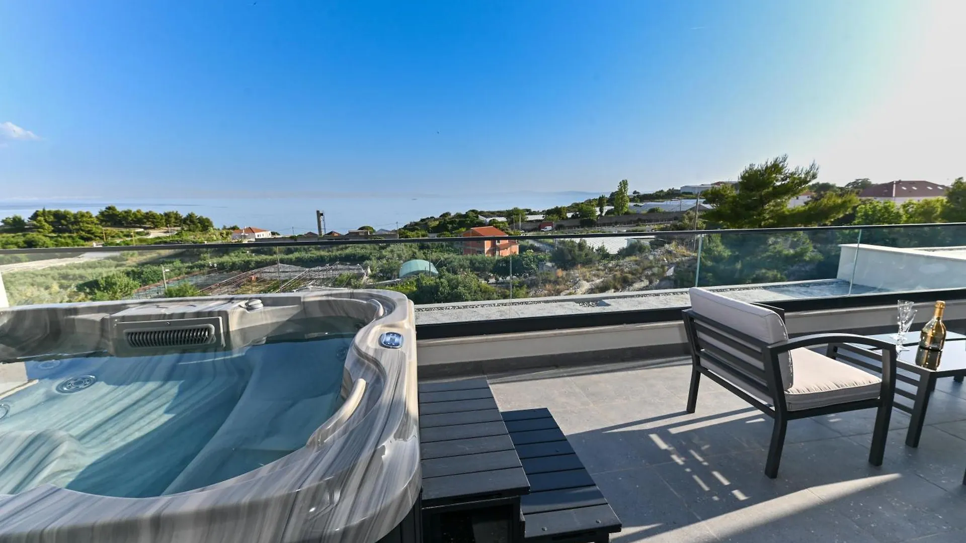Luxury Apartment Skyline سبليت