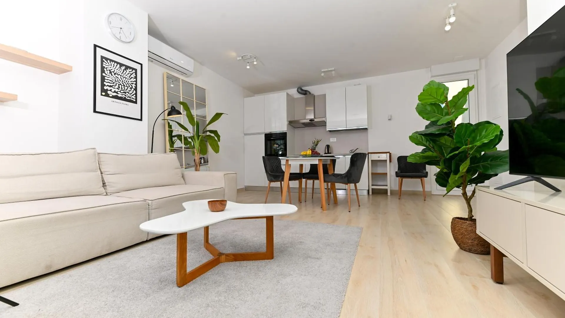 Luxury Apartment Skyline Split 0*,