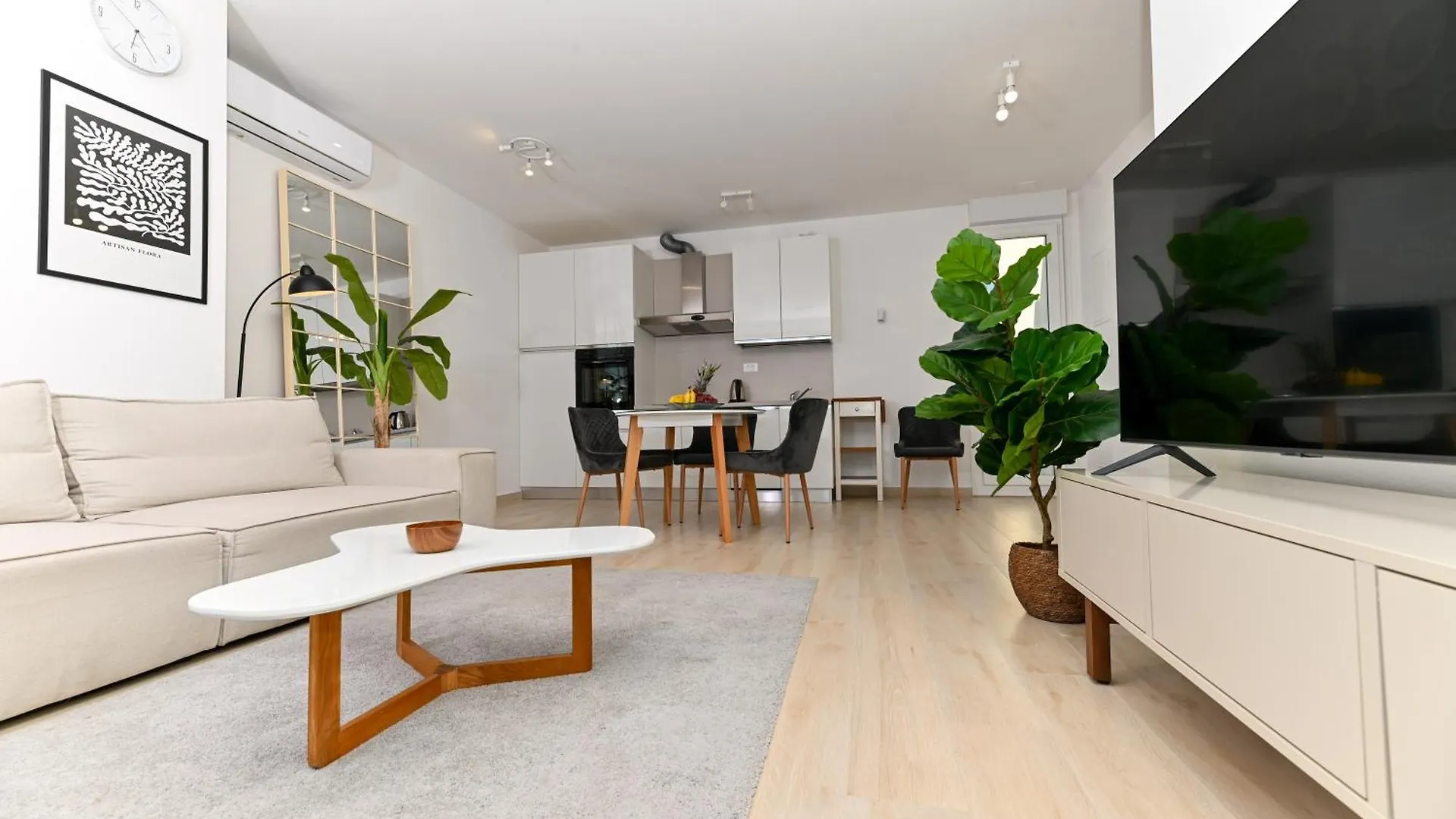 Luxury Apartment Skyline Split 0*,